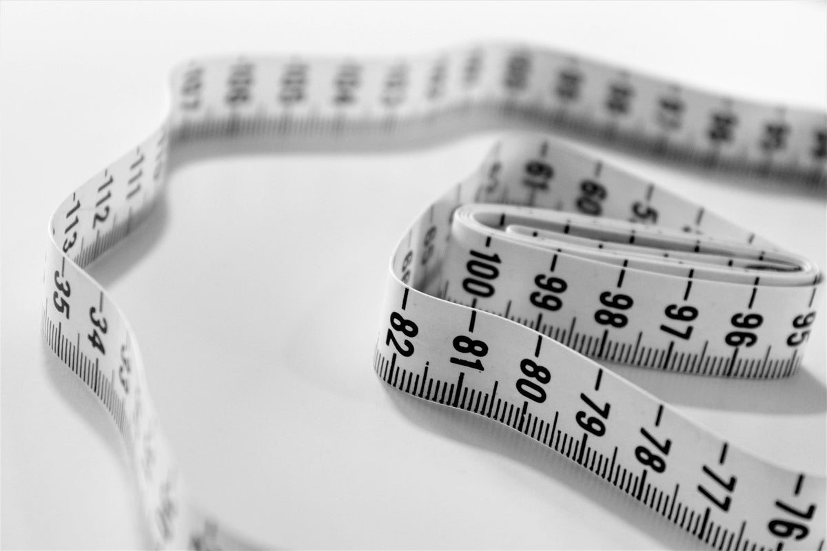 Cinta métrica flexible para medir la cabeza